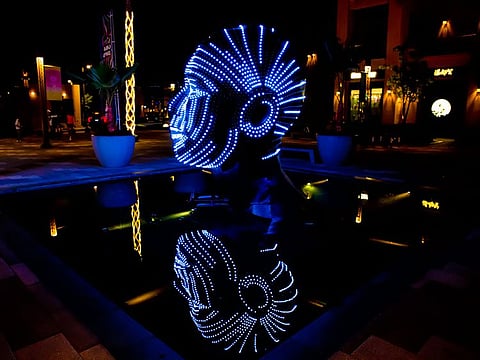 'Talking Heads' by Viktor Vicsek at The Pointe in Dubai