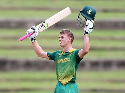 South Africa skipper Van Hardeen led from the front with a 93-ball century to take his country into the Super League stage.