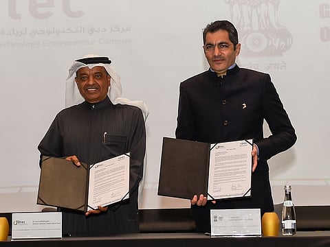 Dr. Aman Puri, Consul General of India in Dubai and Juma Al Matrooshi, Director General, Dubai Silicon Oasis signing an LOI between India Innovation Hub and Dubai Integrated Economic Zone Authority.