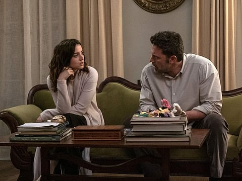 Ana de Armas as Melinda Van Allen and Ben Affleck as Vic Van Allen in 20th Century Studios' DEEP WATER.