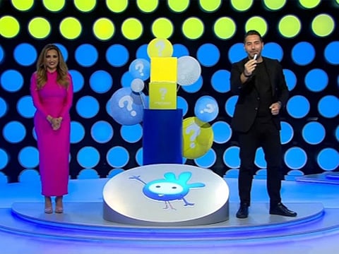 Mahzooz hosts during the draw