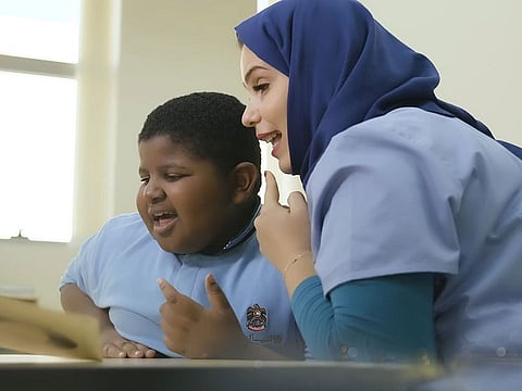 Classes are conducted for students to support sensory, functional language treatment and to correct speech disorders to develop children’s communication abilities.