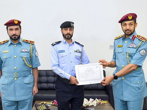 Brigadier General Ibrahim Al Ajel honoured two employees from the Traffic and Patrols Department of Sharjah Police.