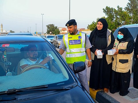 Motorists on the road at iftar time can safely have a small meal to end the day's fast before reaching home, thanks to the community programme