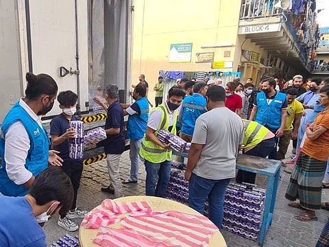 Volunteers and sponsors made the meals distribution possible