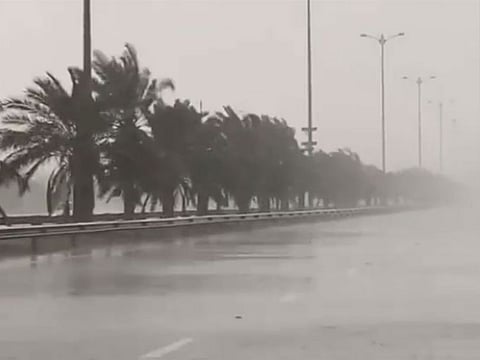 Heavy rain hits Al Ain