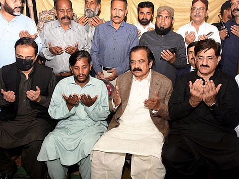 Interior Minister Rana Sanaullah and Sindh Chief Minister Syed Murad Ali Shah went to the residence of the late Khalid Nawaz in Gulshan-e-Maymar area of Karachi on Wednesday night to offer condolences.