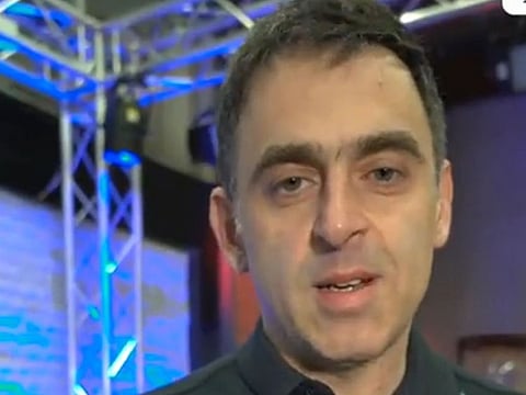 Ronnie O'Sullivan closes in on Stephen Hendry's seventh world championship title after booking a place in the final.