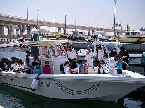 Dubai Police’s community-based initiative ‘Positive Spirit’, in cooperation with the Ports Police Station, recently arranged the fun-filled day trip for pupils of Jumeirah Kindergarten.