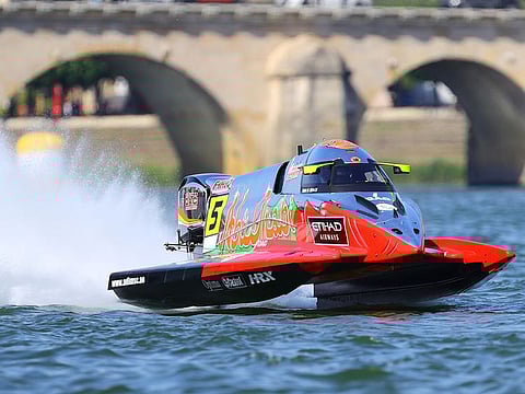 Thani Al Qemzi and Shaun Torrente are well placed to give Team Abu Dhabi a powerful start to the 2022 UIM F1H2O World Championship after a dramatic qualifying day at the Grand Prix of France.