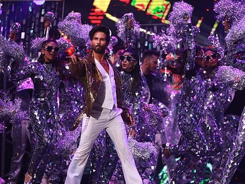 Shahid Kapoor performs at the IIFA Awards Abu Dhabi