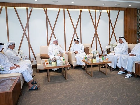 Sheikh Mansoor bin Mohammed bin Rashid Al Maktoum, Chairman of the Dubai Sports Council (DSC), met with the Consul General of Bahrain in Dubai and the Northern Regions, Saud Hassan Al Nisf.