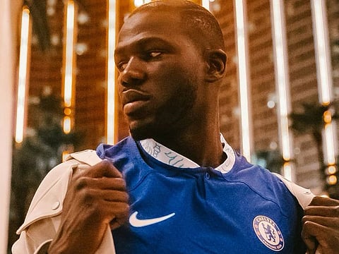Chelsea have signed centre-back Kalidou Koulibaly on a four-year deal from Serie A side Napoli.