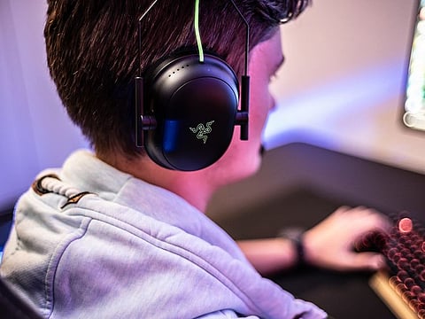 A good pair of gaming headsets should sit light on your head and over your ears, while delivering top-notch audio and mic clarity.