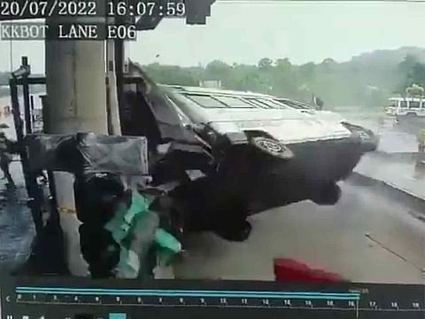 The driver of the ambulance lost control as soon as he reached the toll plaza and hit a pole following which the vehicle overturned.