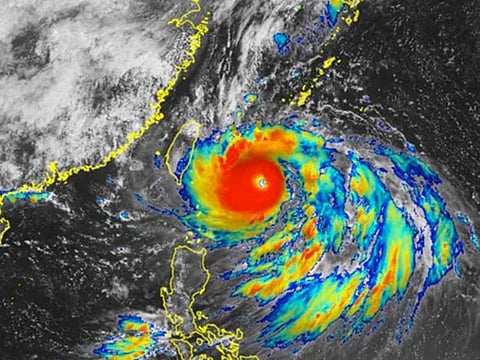 'Erratic', 'violent' super typhoon Hinnamnor: Sept. 2 updates
