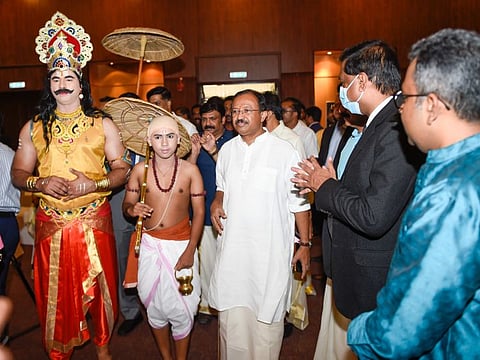 V. Muraleedharan, Union Minister of State for External Affairs & Parliamentary Affairs of India interacting with community members at the Onam celebrations by Indian consulate and Indian Peoples Forum. Photo: Virendra Saklani/Gulf News