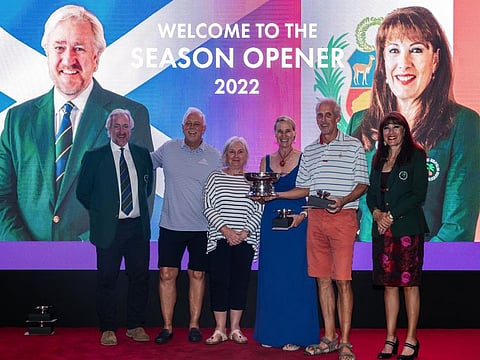 The winning team in the EGC Mixed Season Opener with Club Captains, Campbell Steedman (left) and Maria Arias (right).