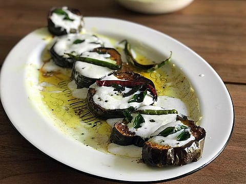 Fried eggplant in tempered yoghurt
