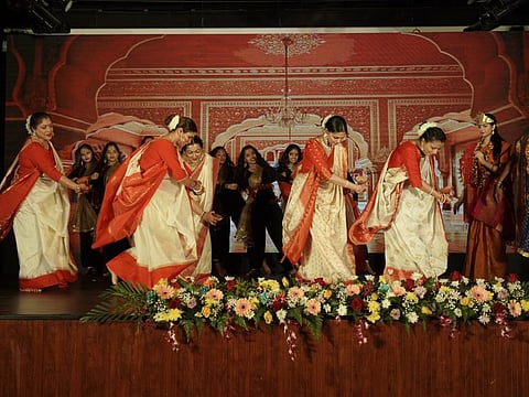 The event began with cultural performances including a kathak-based dance drama depicting the story behind Diwali celebrations by the Gurukul Group