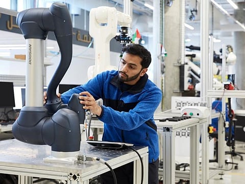 Dubai Future Lab (DFL) is an advanced applied research and development (R&D) lab established by Dubai Future Foundation (DFF) with a focus on robotics and artificial intelligence