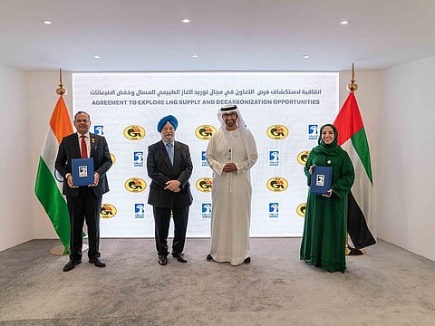 Sandeep Kumar Gupta, Chairman and Managing Director, GAIL (India) Ltd (left) and Fatema Al Nuaimi, CEO, ADNOC LNG (right) with Dr. Sultan Ahmed Al Jaber, Minister of Industry and Advanced Technology, and Hardeep Singh Puri, India’s Minister of Petroleum and Natural Gas and Minister of Housing and Urban Affairs.