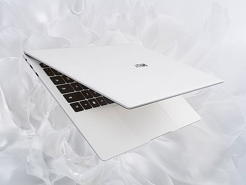 Huawei MateBook X Pro is made of lightweight and strong magnesium alloy, a material that is widely used in the aviation, automobile and DSLR industries.