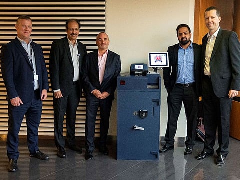 With Transguard’s Smart Cash Deposit Machines (SCDMs) drivers can skip the queue and quickly deposit their cash at any time of the day or night