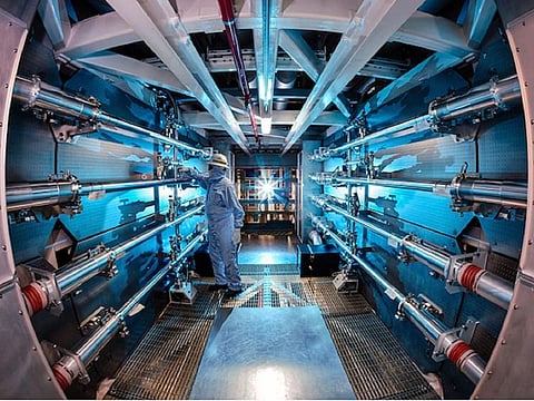 The National Ignition Facility (NIF) at the Lawrence Livermore National Laboratory in California, which ignites fusion fuel with a system of 192 lasers, where the latest fusion record was attained. Preamplifiers, shown in this photo, are devices that help these lasers achieve high energy.