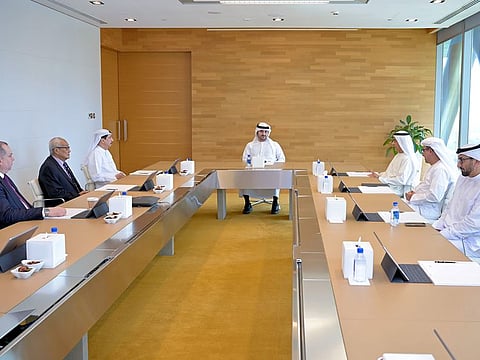 Sheikh Maktoum chairs the board of directors meeting in Dubai.