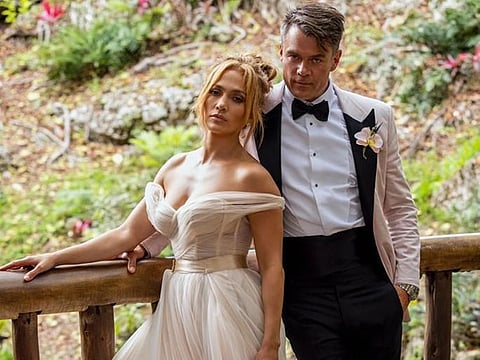 Jennifer Lopez and Josh Duhamel in 'Shotgun Wedding'