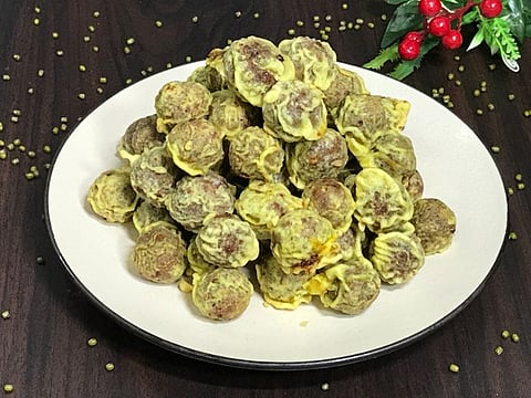 Guide to making Munthiri Kothu at home