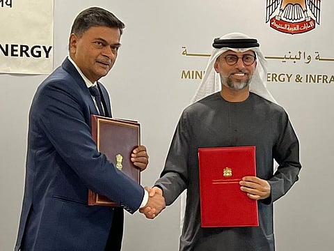 Suhail bin Mohammed Al Mazrouei, UAE Minister of Energy and Infrastructure, with Indian minister Raj Kumar Singh.