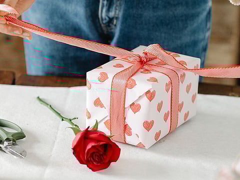 Spoil your loved one, this Valentine's Day, with ready-to-shop gift sets from Amazon.