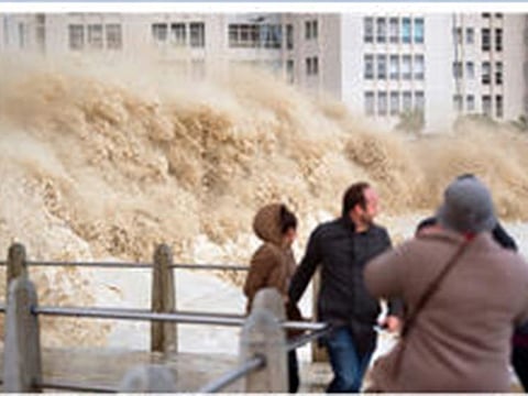 AN image from a video in circulation claimed to show a “tsunami” caused by the earthquake on the southern Turkish coast.