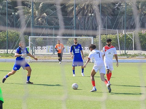 The football semi-final matches resulted in the victory of Fast Contracting team over the Sharjah Co-op 7-0, and the Grinta team over the Black Phone 4-0.