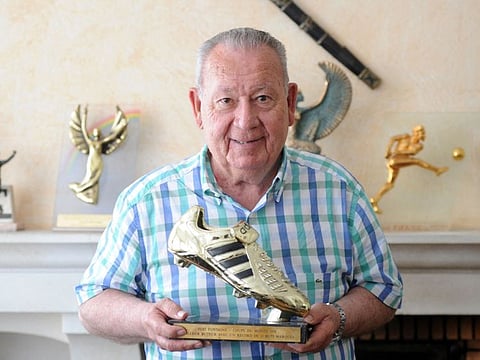 Just Fontaine, who holds the record for the most goals scored at a single World Cup, has died at the age of 89.
