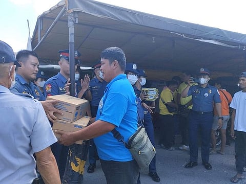 As the transport strike kicked off, cops in the Manila suburb of Pasig brought snacks to strikers. It's a welcome sight in the usually high-tension confrontation between strikers and anti-riot police during such protest actions. The drivers are protesting the potential loss of livelihood due to what they say is an ill-conceived modernisation programme.