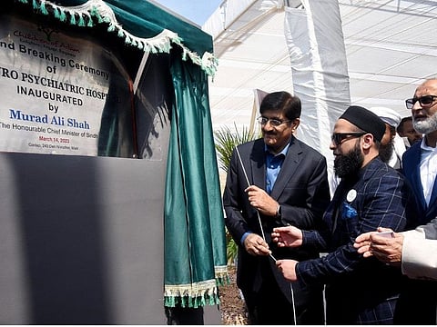 Sindh Chief Minister, Syed Murad Ali Shah, unveils plaque to perform groundbreaking of upcoming mental health facility in Karachi’s suburbs.
