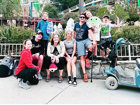 Jeremy Renner with his family