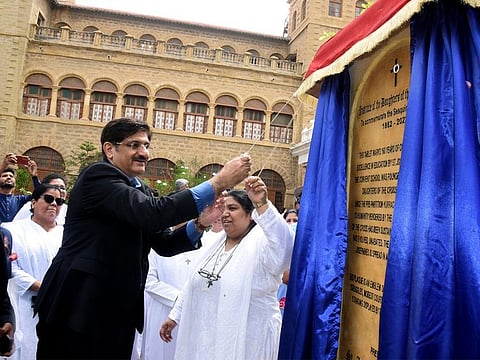 Sindh Chief Minister, Syed Murad Ali Shah, unveiling a plaque at the ceremony.