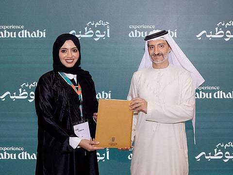 Saleh Al Geziry, Director General for Tourism at DCT Abu Dhabi and Hind Al Zaabi, Executive Director of Healthcare Facilities at DoH sign MoU to boost health tourism in the Emirate.