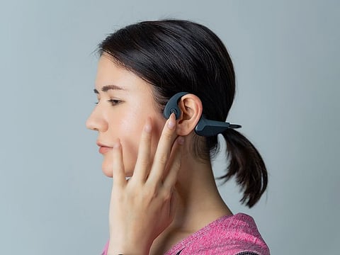 Keep an ear out for traffic and chatter, as you take on work calls and listen to music, with bone conduction listening.