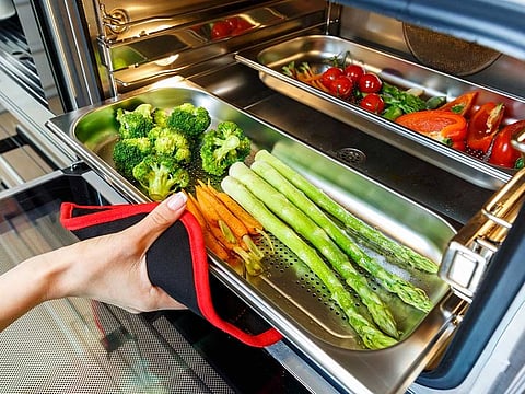 Are you trying to shift to an oil-free lifestyle? Steam ovens are a great alternative to convection units that lock in moisture without oils.