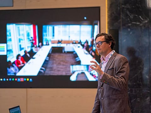 Justin Sykes, Founder and Managing Director of Innovest Advisory, facilitates the Pearl Initiative workshop