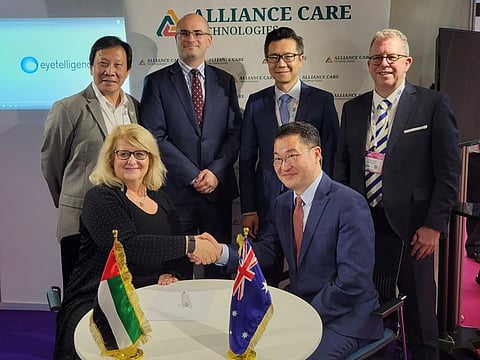 Alliance Care Technologies Founder and CEO Michele Tarnow and Eyetelligence Founder Prof. Mingguang He signed the Preferred Partnership agreement in the presence of Dr. Aaron Han, Mounir Sankary, Jason Sun, and Rainer Grote at Precision Med Expo in Dubai