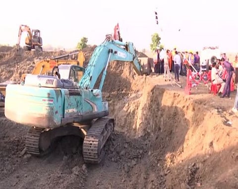 Rescue operation underway in Mungavali village under Mandi police station limits in Sehore.