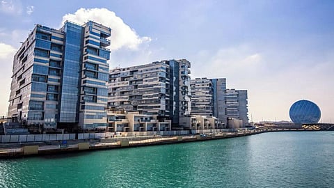 Due to its strategic and important location, which grants access to the city's best places and attractions, the freehold community project is a brand-new landmark inside the capital and a development in Abu Dhabi's real estate market.