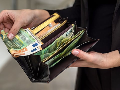 Here is an analysis of how currencies like the British pound and the euro have been performing and expected to perform in the coming weeks.