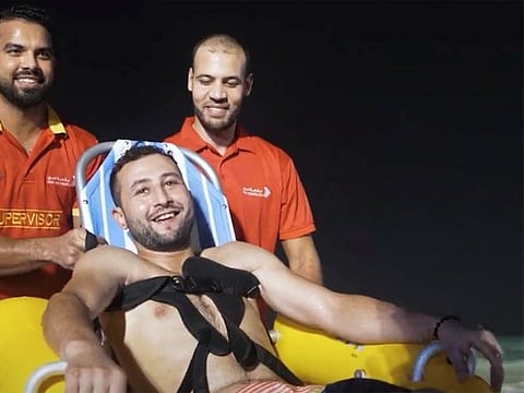 Qualified cadres of rescuers and supervisors have been deployed to ensure a comfortable and safe night swimming experience for all.